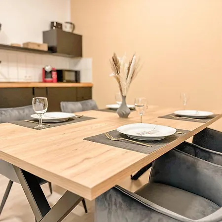 Stilvoll & Zentral: Gemuetliche 2-zimmeroase Apartment *