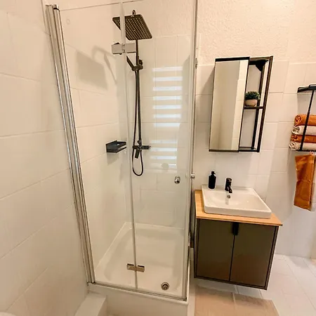 Apartment Stilvoll & Zentral: Gemuetliche 2-zimmeroase Magdeburg